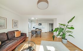 Central 60M2 Suite 10 Min Walk From Main Station
